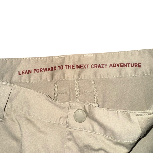 Rhone Commuter Khaki 9” Shorts Size 33 Performance - Picture 5 of 6
